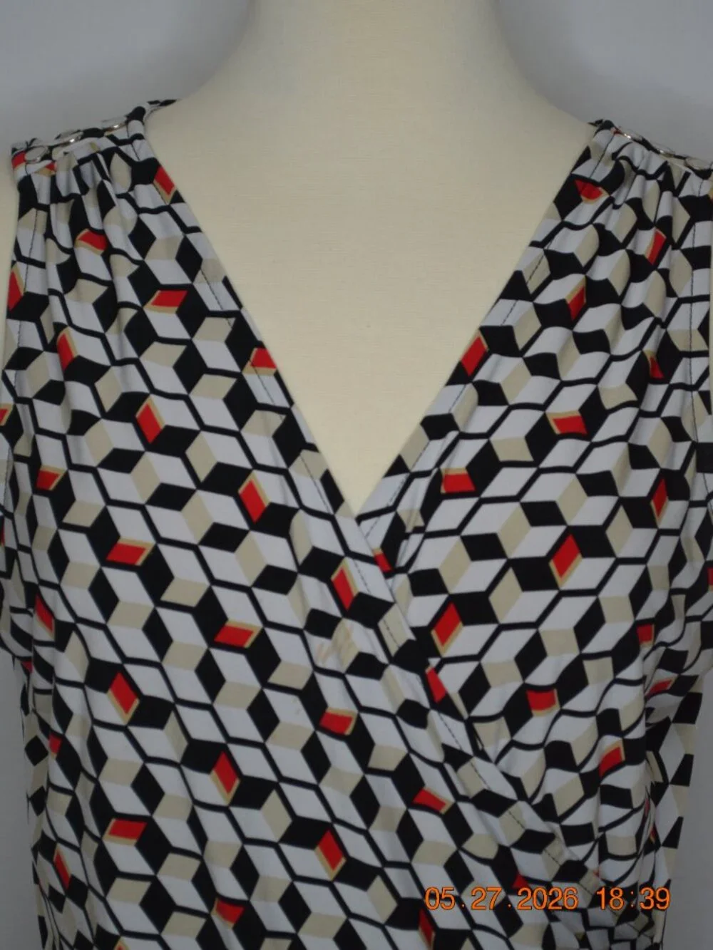 White House Black Market Women’s Large Cream Black Red Sleeveless Blouse